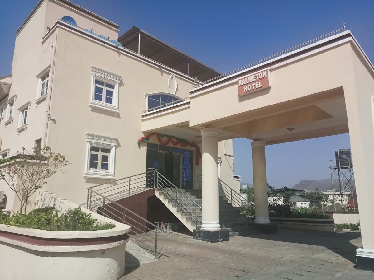 Ralmeton Hotel