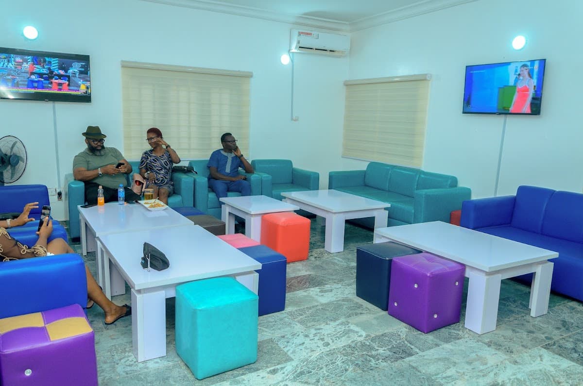 Oak Up Ultimate Place