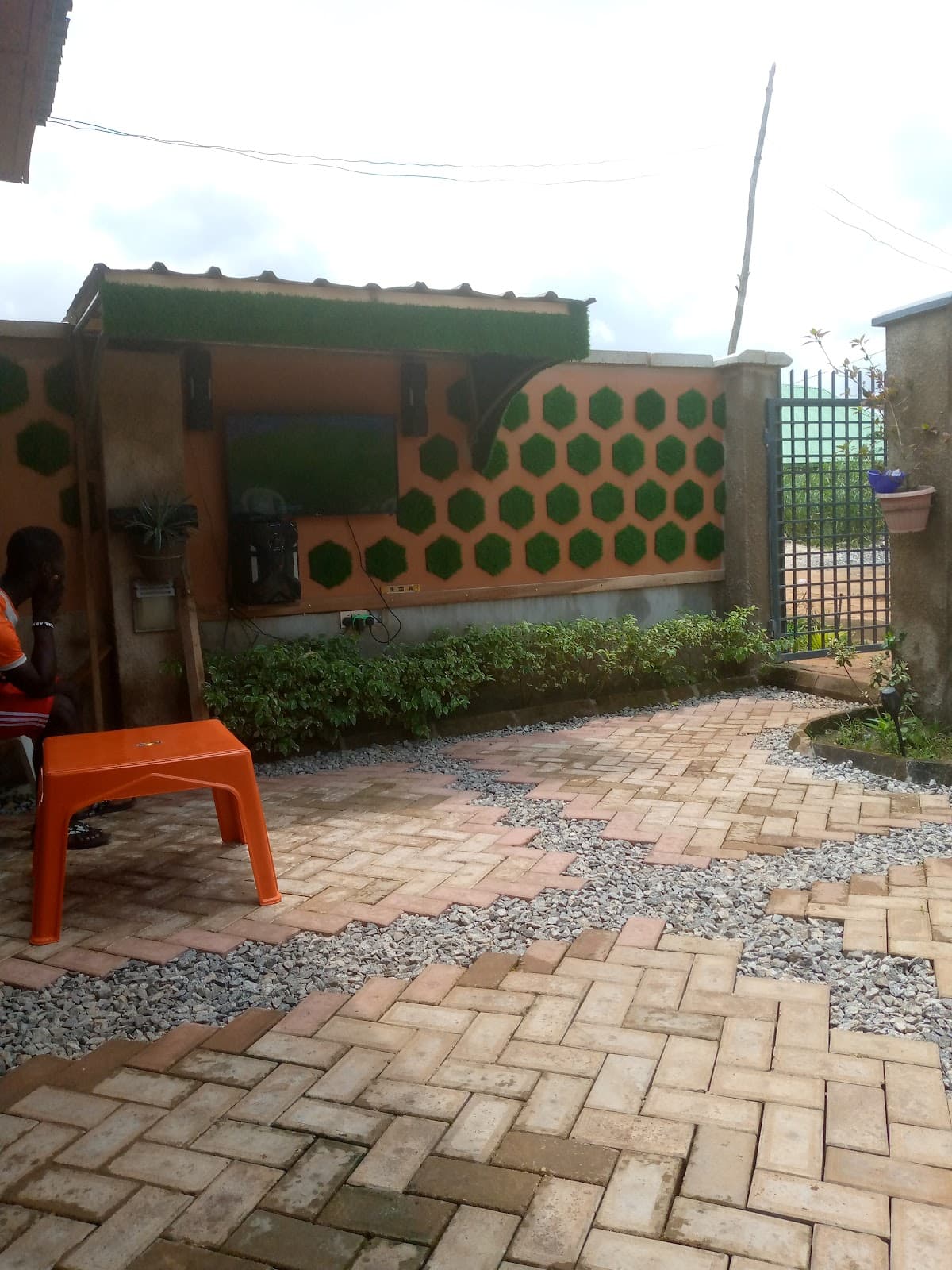 Laze night lounge and bar